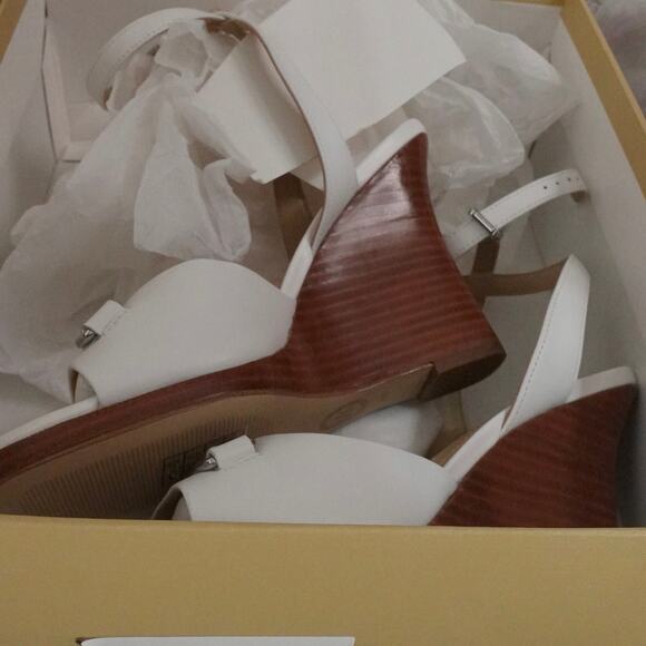 New Michael by Michael Kors Carson Leather Wedge Sandal Heels White Leather Sz 6 - Picture 9 of 9